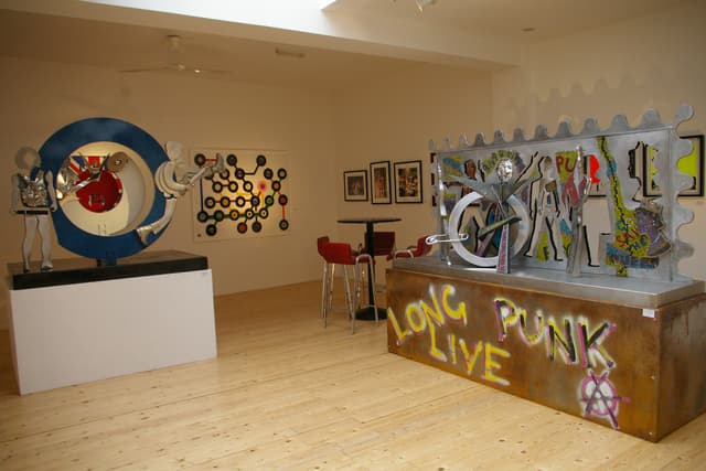 Gallery Different