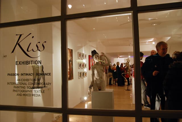 Gallery Different