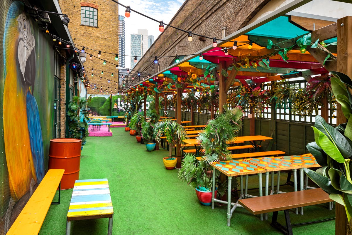 Vibrant outdoor event space La Terraza in Shoreditch, perfect for gatherings and networking.