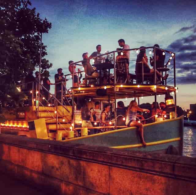 Vibrant outdoor gathering at The Lower Deck, Tamesis Dock, ideal for social events.