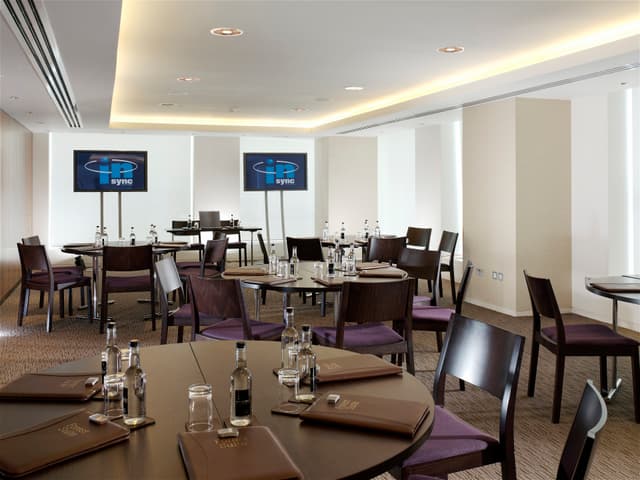 Oak Suite
