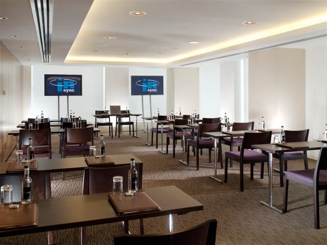 Oak Suite