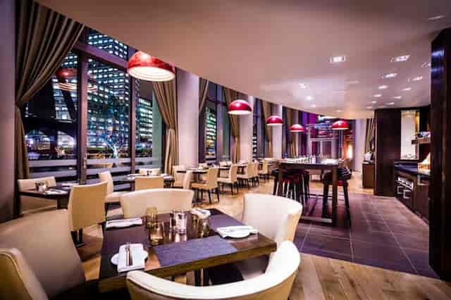 Manhattan Grill at the London Marriott ...