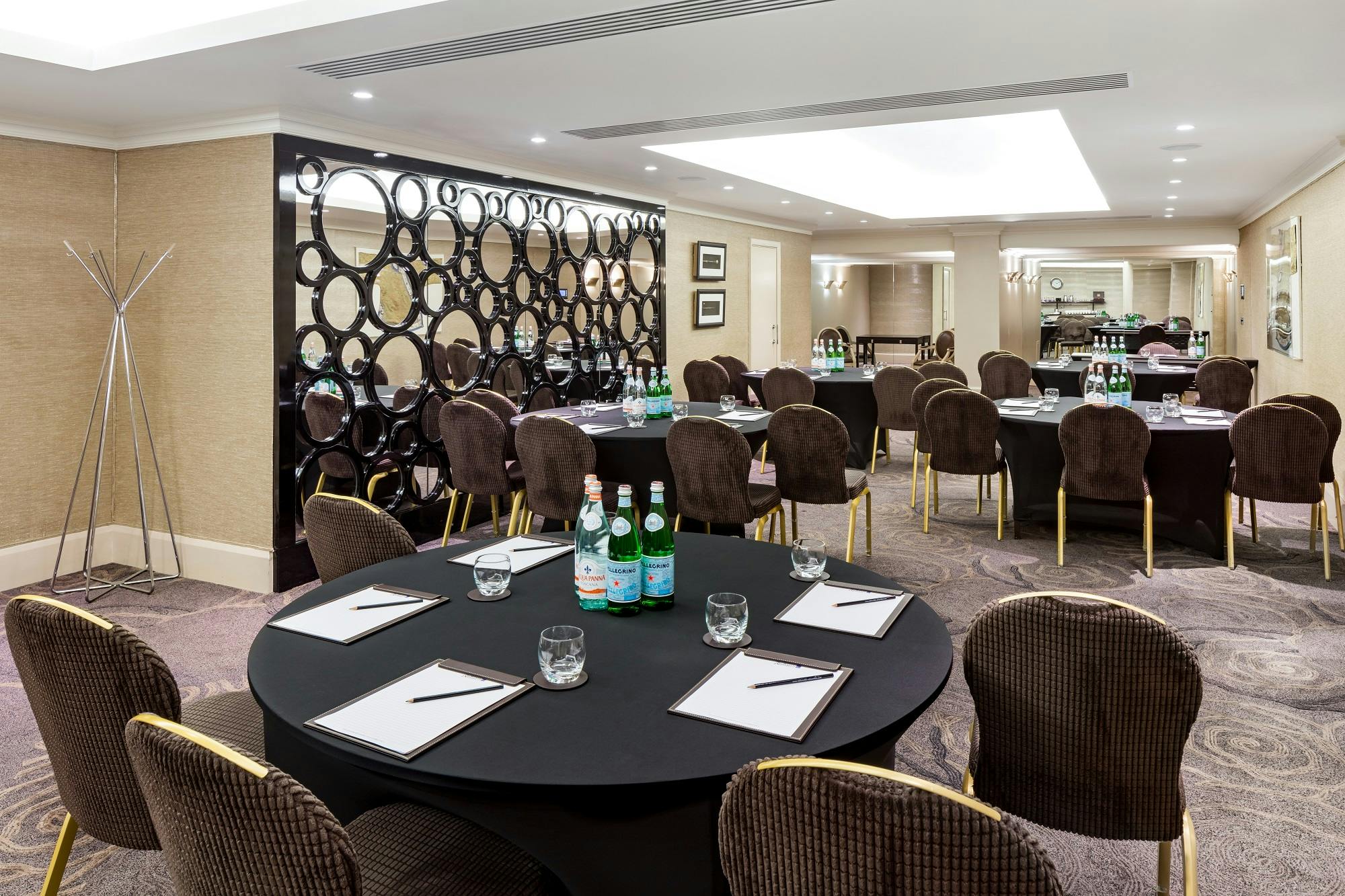 Grafton Suite meeting room at Radisson Blu, London: elegant decor for professional events.