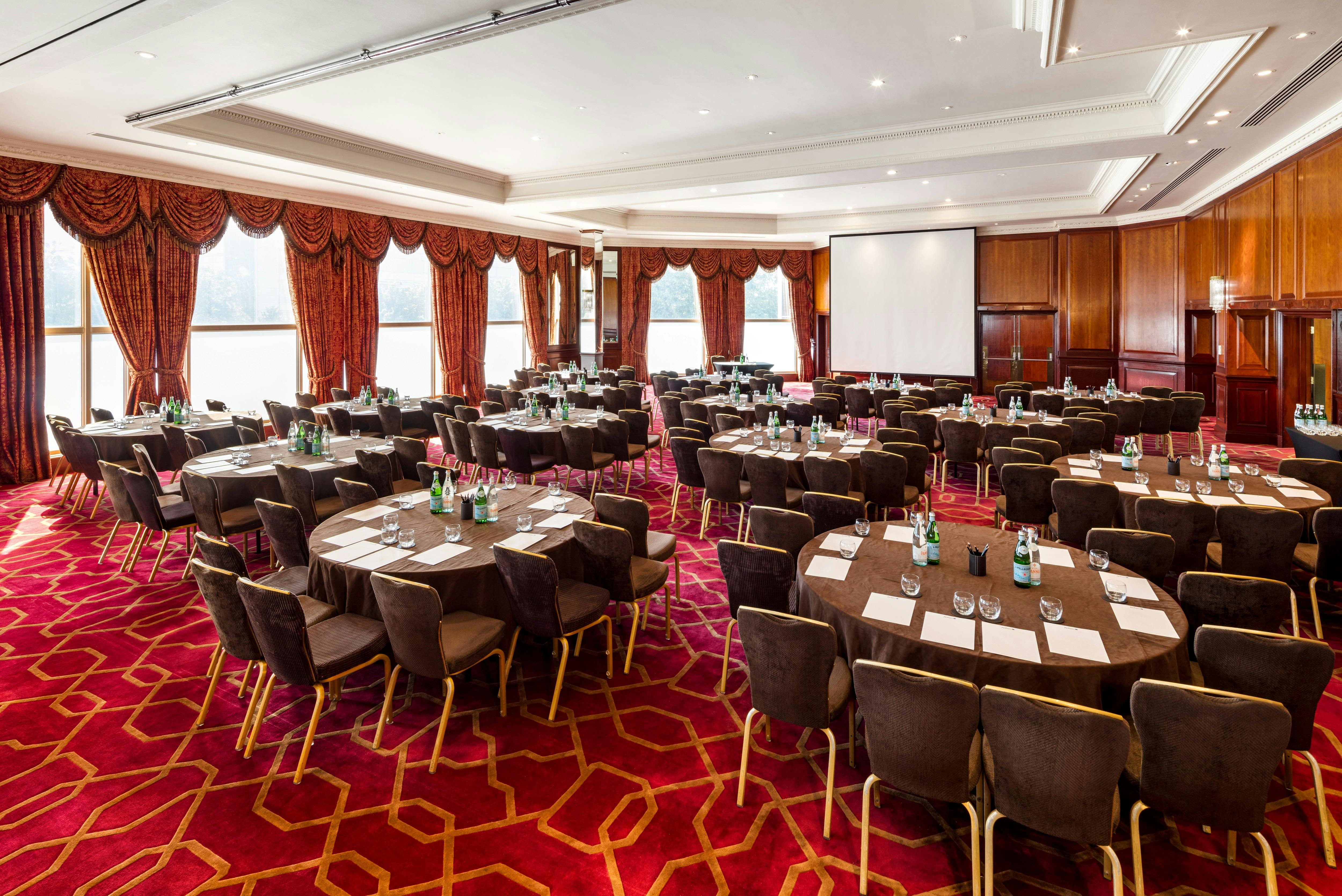 Commonwealth West Suite at Radisson Blu Heathrow, elegant meeting space for corporate events.