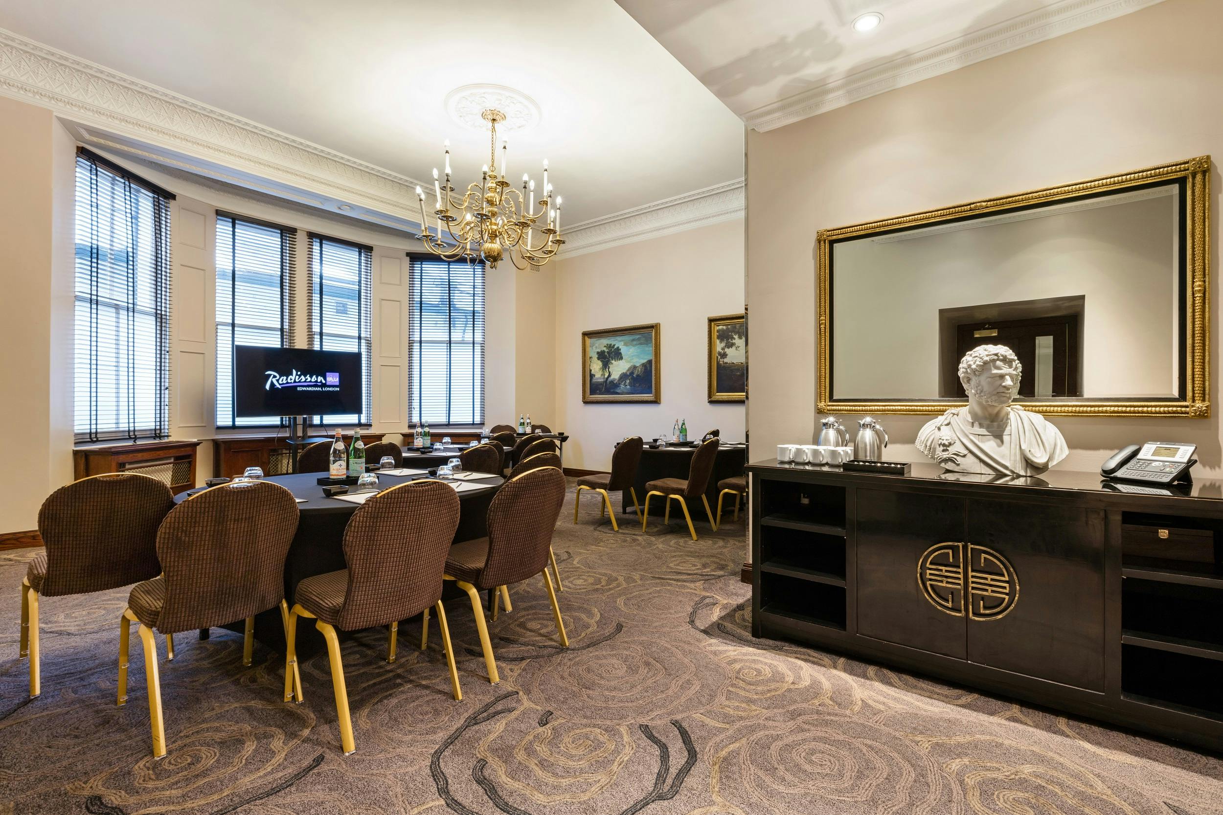 Radisson Blu Hotel, London South Kensington - Edwardian Suite image 1