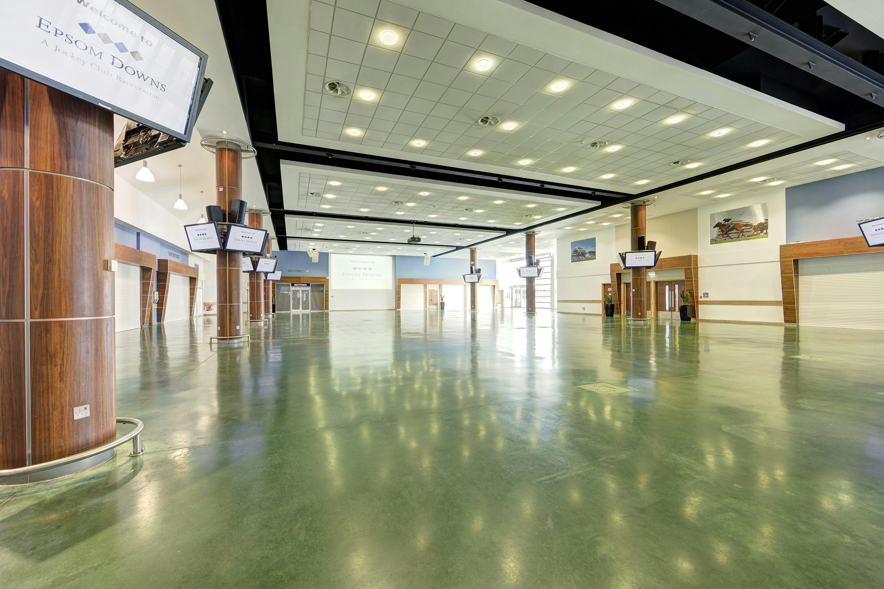 Oaks Hall at Epsom Downs: spacious event venue with modern design for conferences and exhibitions.