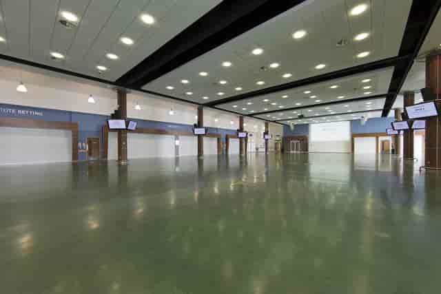 Oaks Hall at Epsom Downs: spacious event space for conferences and meetings.